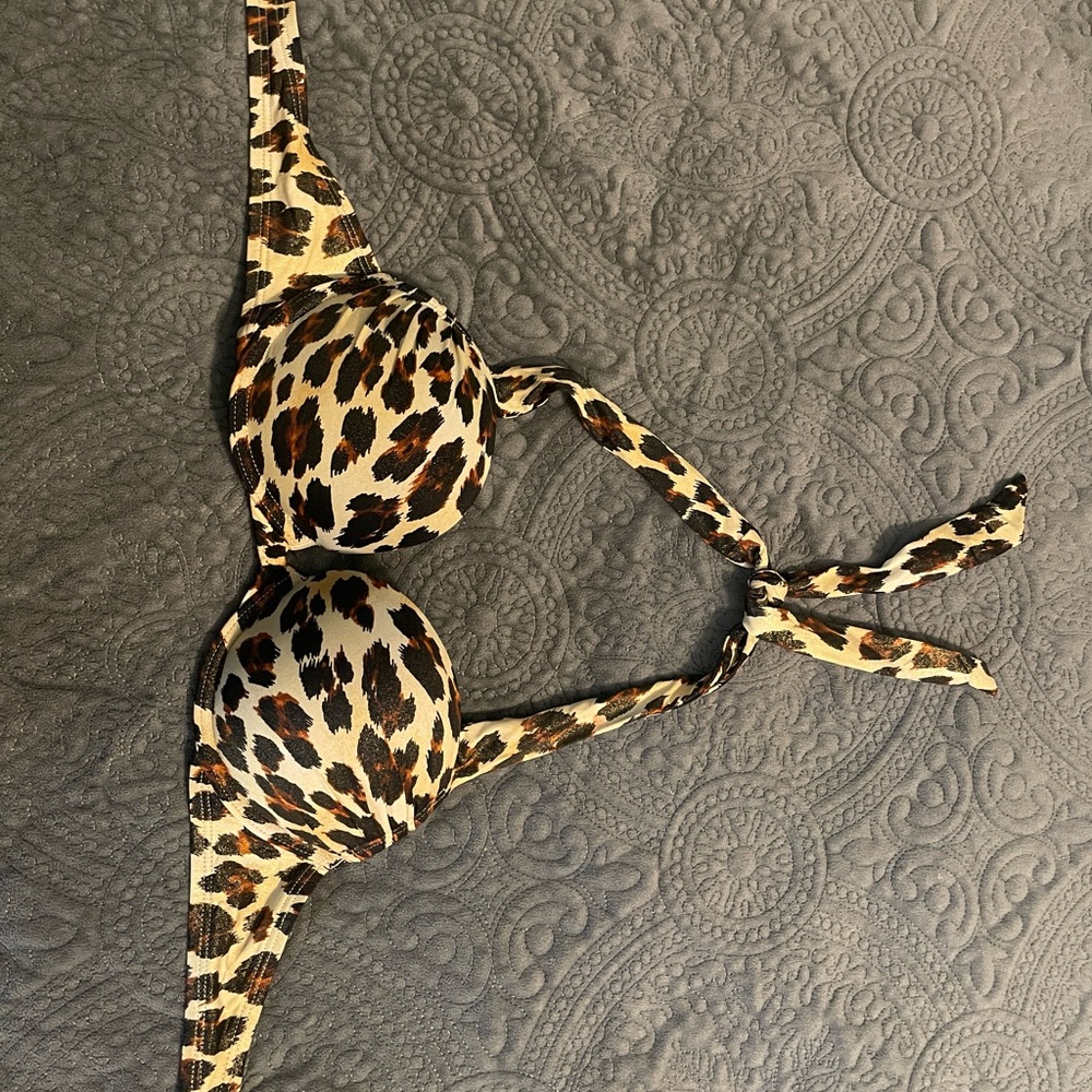 Leopard print Victoria Secret Bombshell bathing suit top size 32B